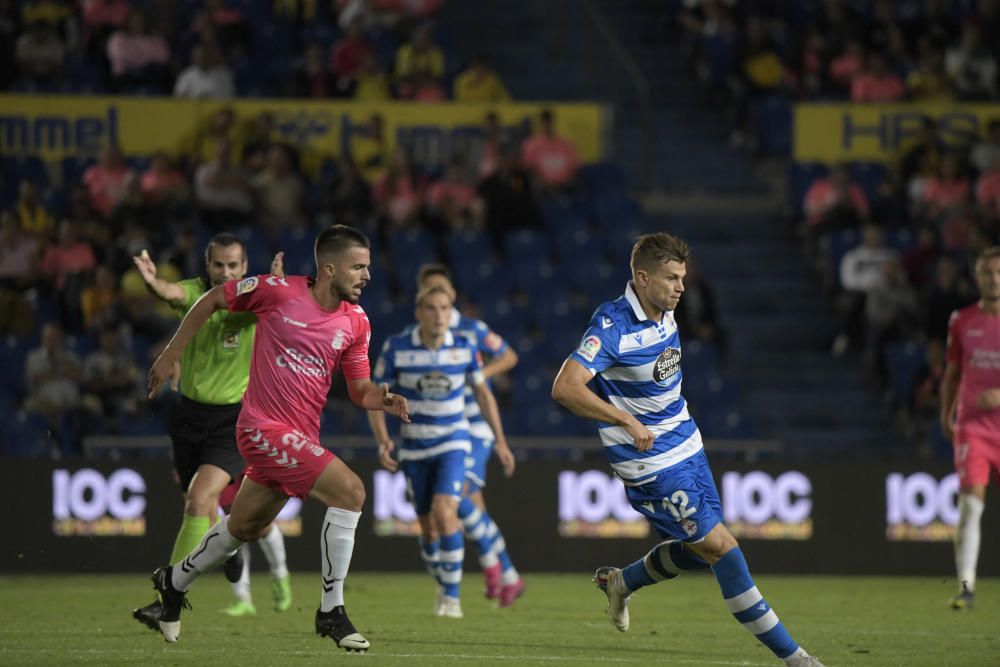 El Dépor se hunde ante la UD Las Palmas.