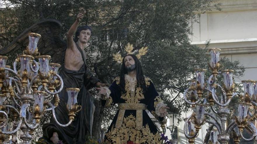 Jesús, confortado por el ángel, orando en el Huerto de los Olivos.