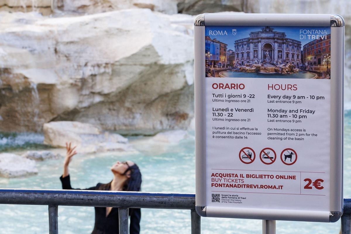 Roma cobra desde este lunes dos euros para ver la Fontana Di Trevi. Roma cobra desde este lunes dos euros para ver la Fontana Di Trevi.