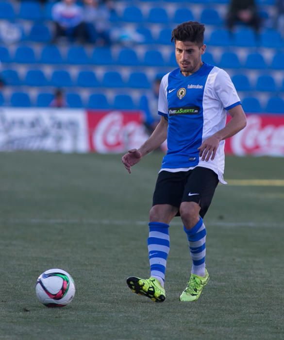 Dos goles de Chechu y una genial asistencia de Javi desatascan a un Hércules que vuelve a la promoción