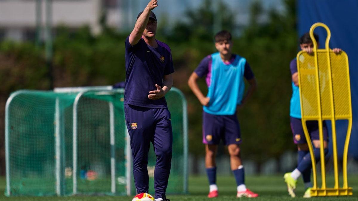 Juliano Belletti, en la sesión previa al choque entre la UE Olot y el Barça Atlètic