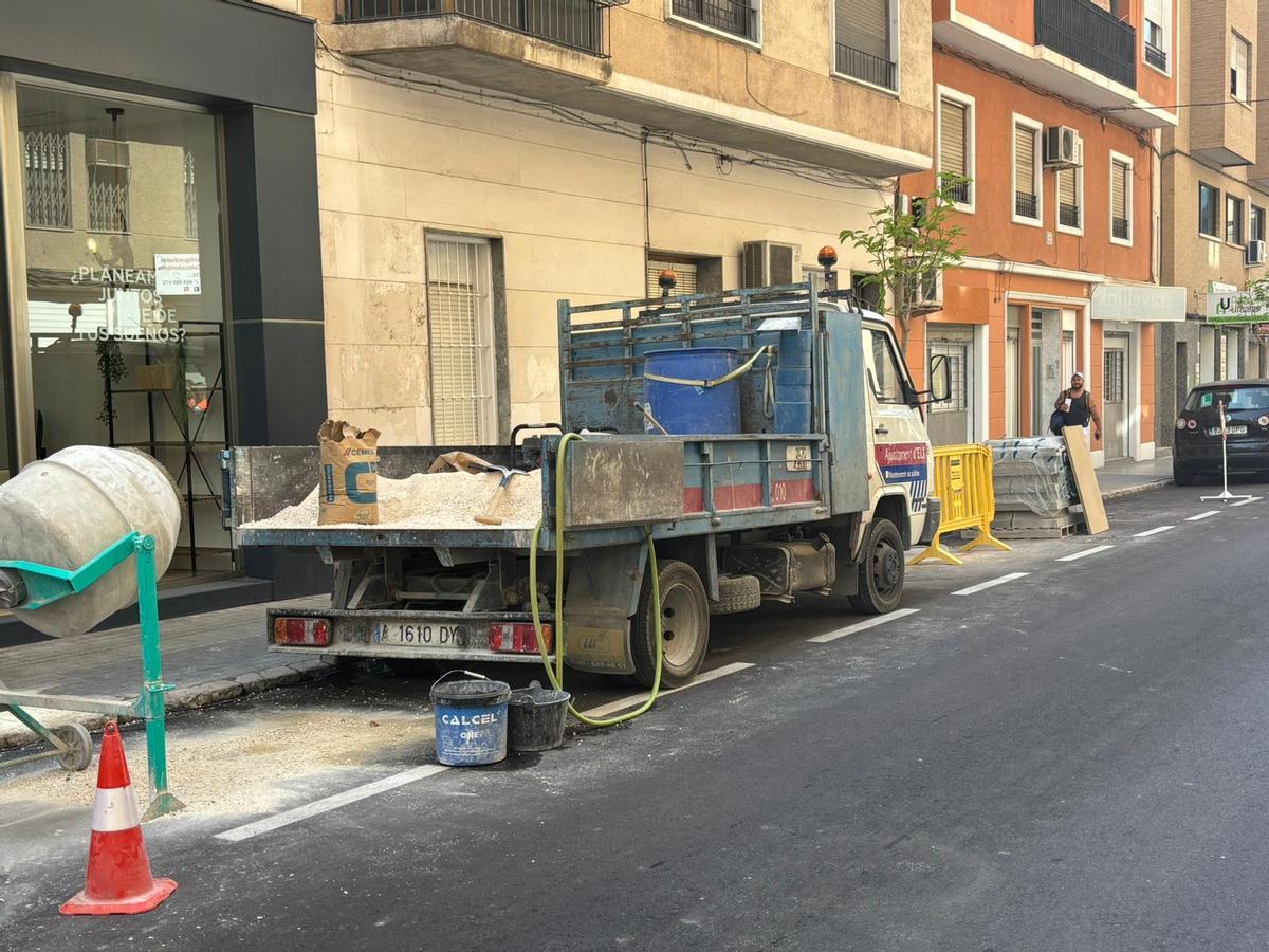 El plan de arbolado alcanza hasta 2.800 ejemplares desde 2023 y continuará en Concordia, Doctor Ferrán, Andreu Castillejos y Cristóbal Sanz