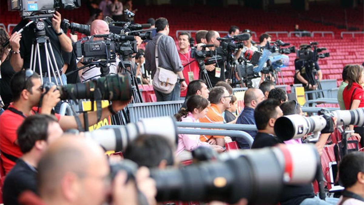 Un total de 805 profesionales de los medios de comunicación cubrirán el clásico del Camp Nou