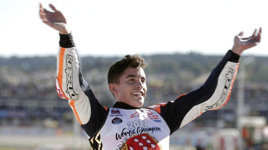 Marc Márquez celebrant el nou títol