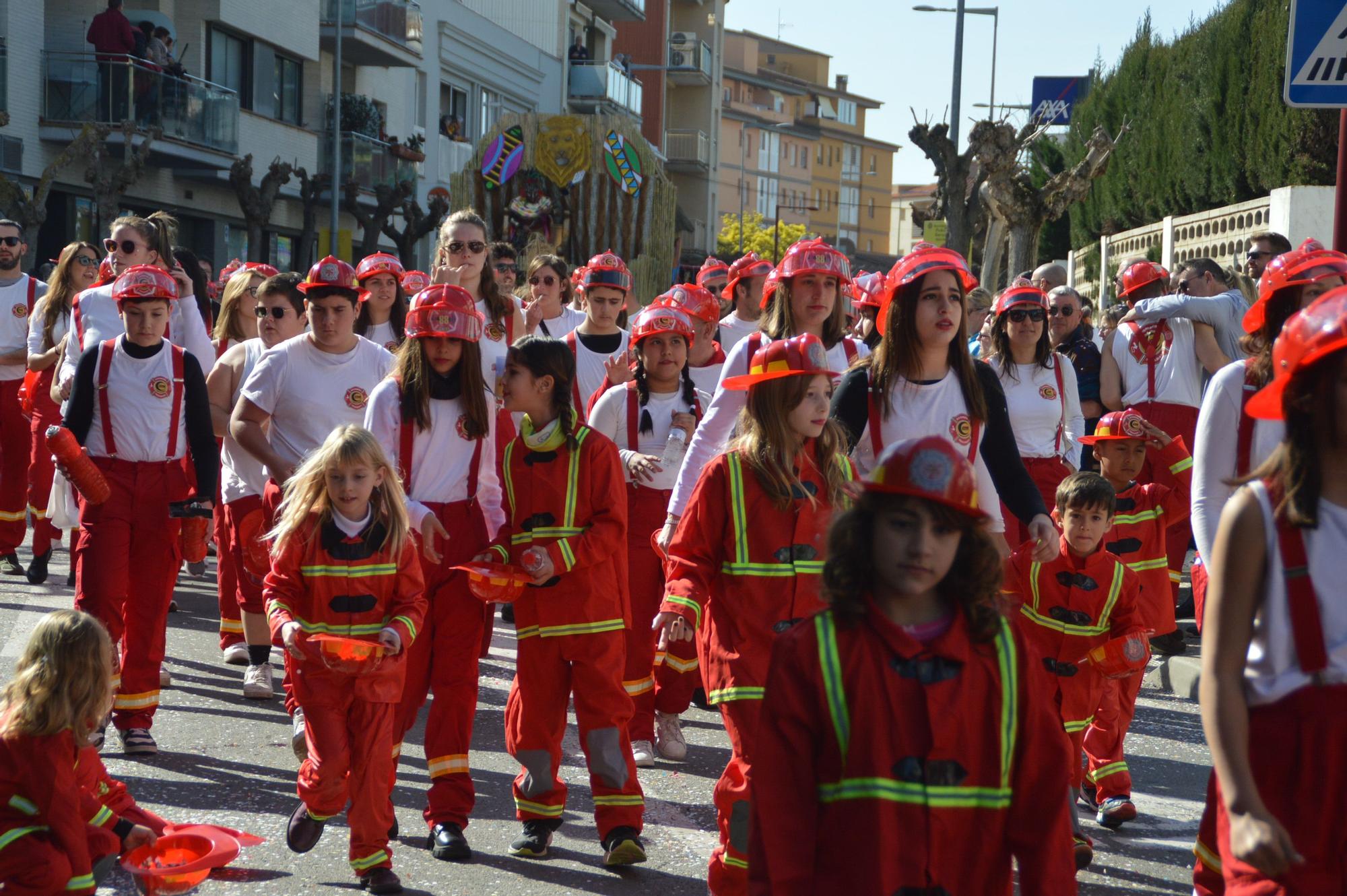 L'Escala vibra amb una rua de carnaval carregada d'imaginació