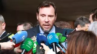 Duelo por el metro del Sevilla: el ministro Puente no piensa dejar solo a Juanma Moreno y el alcalde
