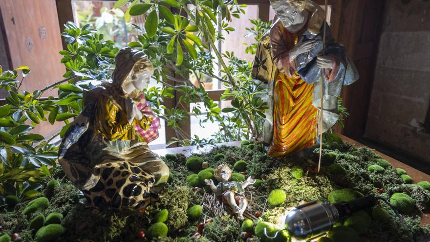 La parroquia de Santa Creu abre un diálogo entre siglos con el belén contemporáneo de Pep Guerrero