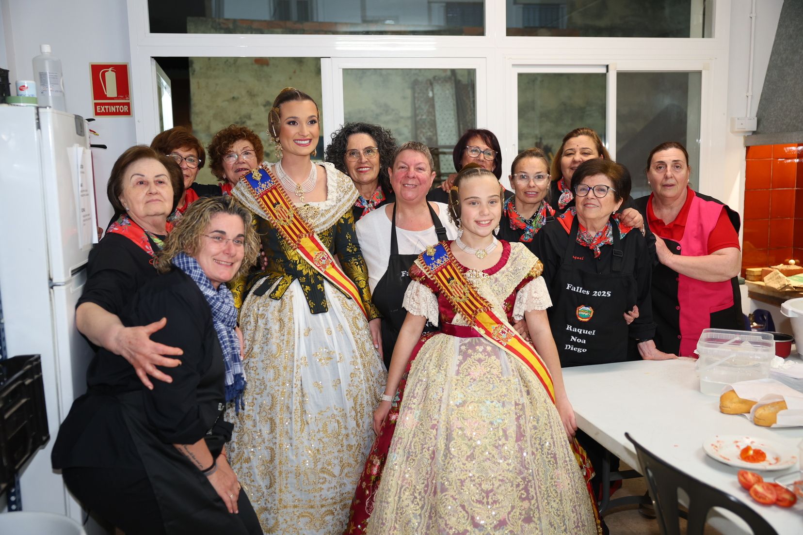 La falla de Montserrat recibe a Berta y Lucía