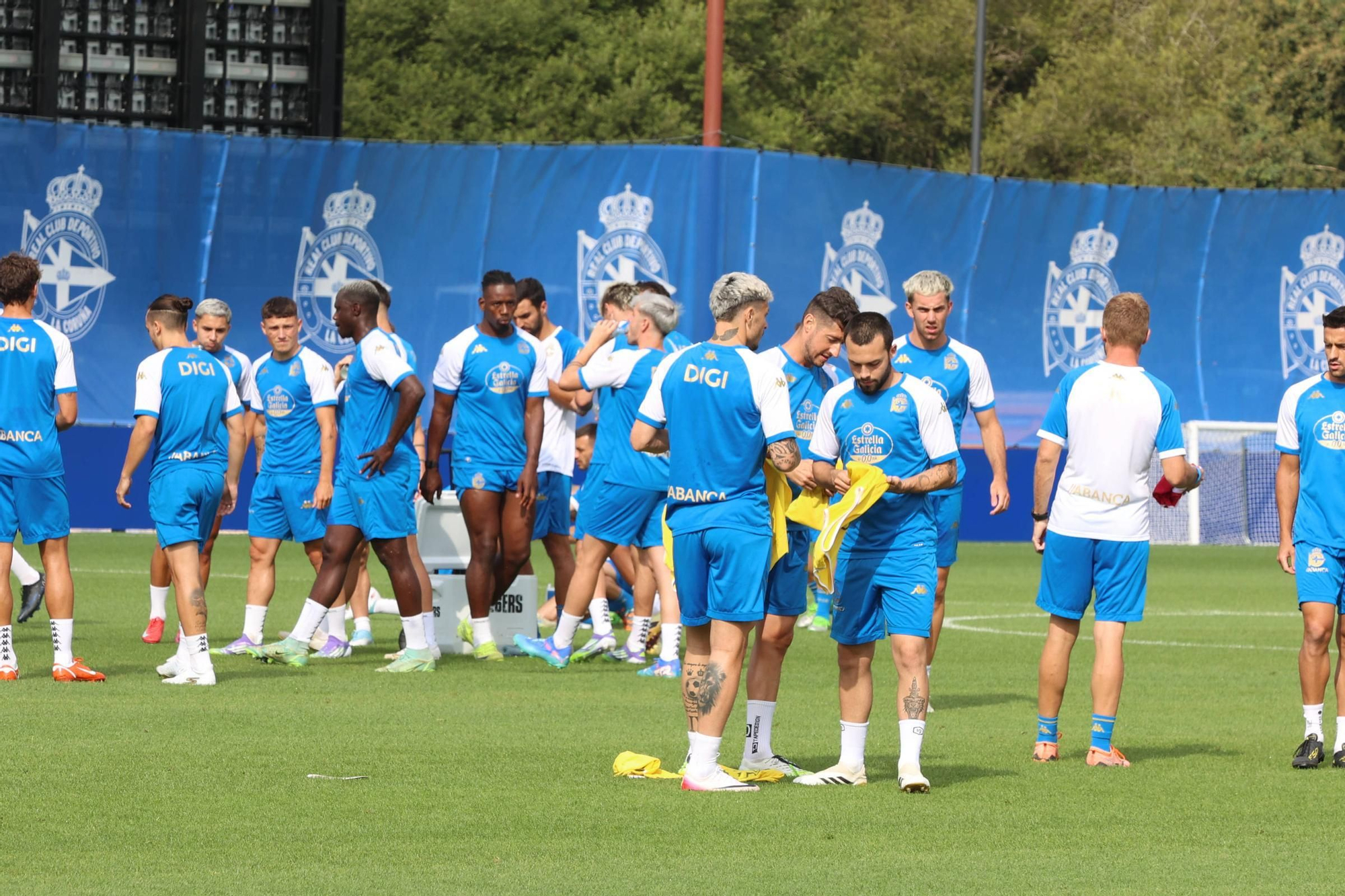 Primer entrenamiento de Luismi Cruz en Abegondo