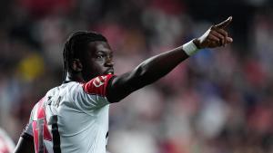 Resumen, goles y highlights del Rayo Vallecano 1 - 0 Elche CF de la jornada 30 de LaLiga EA Sports