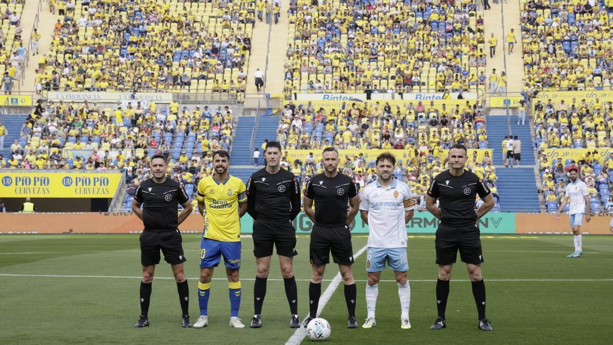 Keidi Bare, en el sorteo previo al inicio del choque en Las Palmas