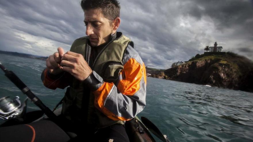 Pescando en kayak