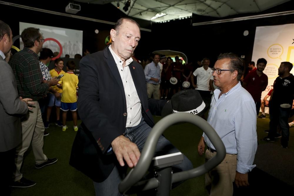 Visita del Sporting de Gijón a la Feria de Muestras de Asturias