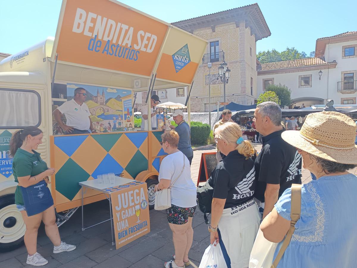 Mercado dominical en Cangas de Onís.