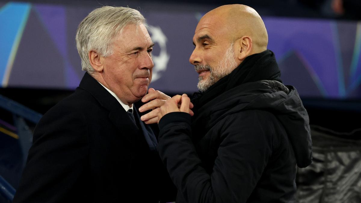 Ancelotti y Guardiola se saludan durante el partido de ida entre Real Madrid y Manchester City