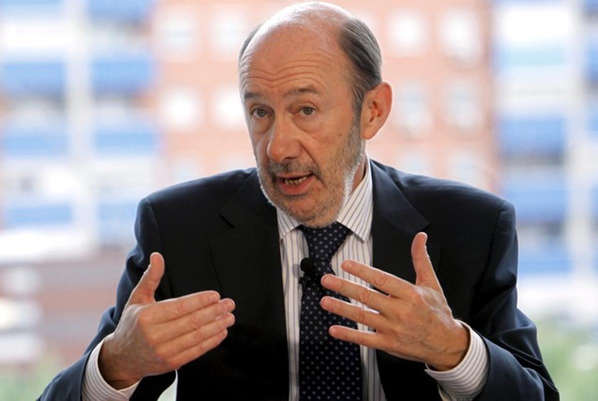 Alfredo Pérez Rubalcaba, en un acte amb col·lectius socials a Fuenlabrada, dijous passat. Alfredo Pérez Rubalcaba, en un acte amb col·lectius socials a Fuenlabrada, dijous passat.