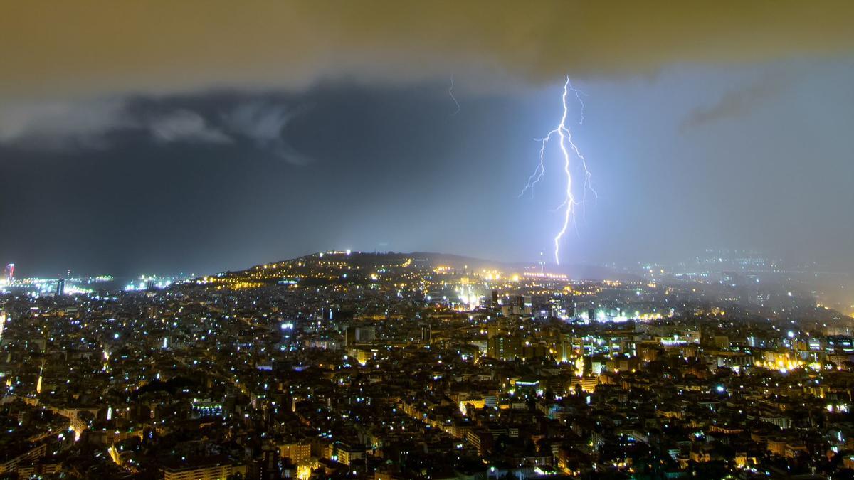 Llamps i tempestes elèctriques, cada vegada més extrems per la crisi climàtica