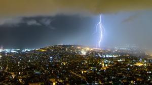 Llamps i tempestes elèctriques, cada vegada més extrems per la crisi climàtica