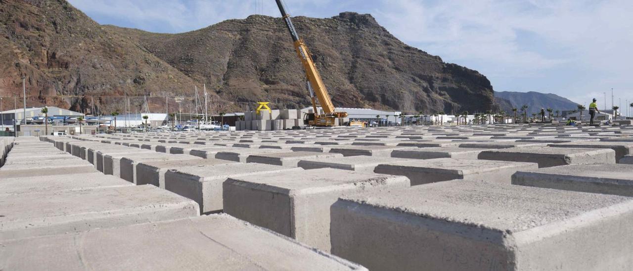 Obras de construcción de la nueva zona marítima en el barrio chicharrero de Valleseco.