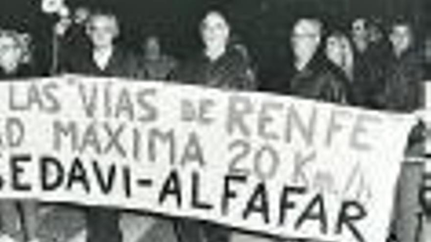 Cuarenta años de muertes sin respuesta en las vías de Alfafar 