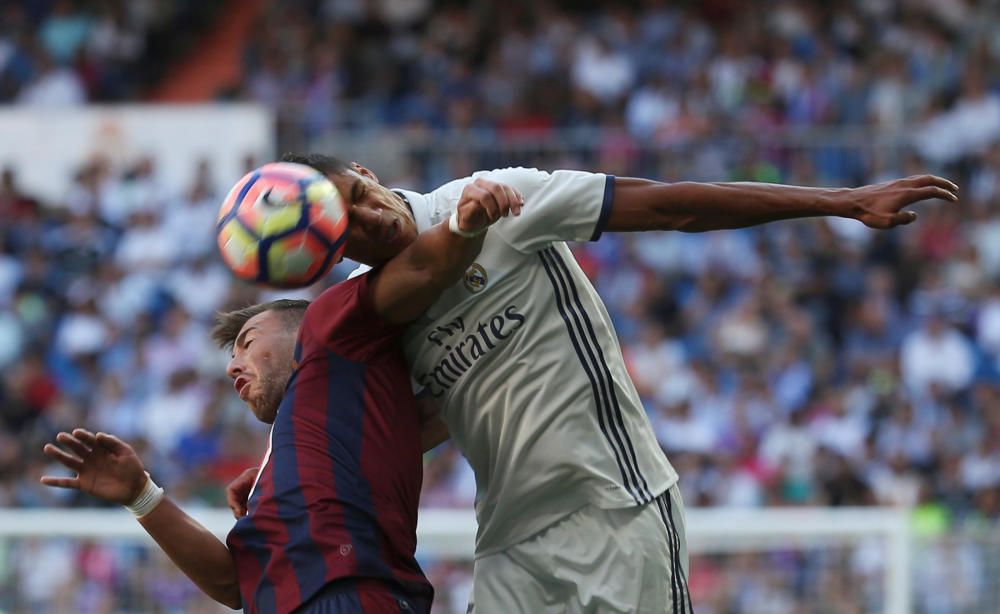 Football Soccer - Real Madrid v Eibar