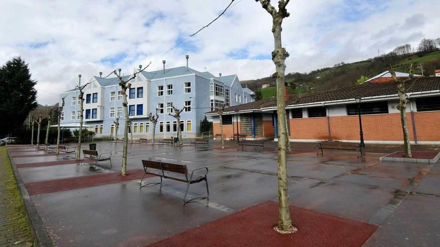 La zona próxima a la residencia de mayores de Pola de Laviana.