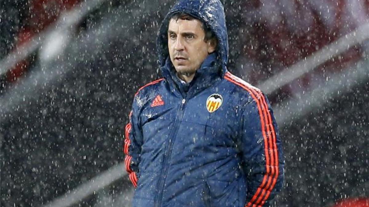 Gary Neville ha sido destituido como entrenador del Valencia.