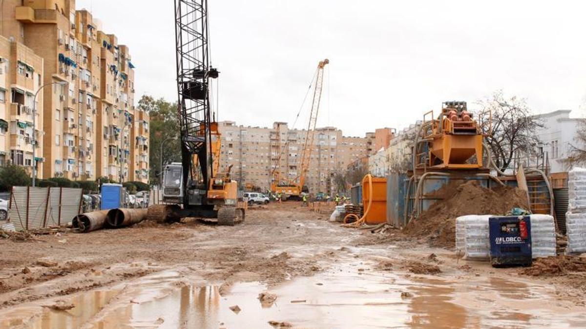 FOTOGALERÍA | Un recorrido por las obras de la línea 3 en Pino Montano