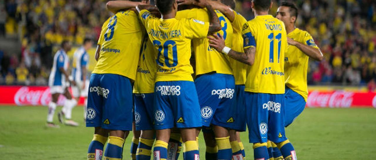 Los jugadores celebran uno de los goles anotados frente al Espanyol.