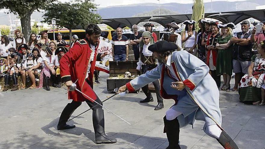 Una pequeña escenificación sirvió de adelanto del Desembarco. // S.A