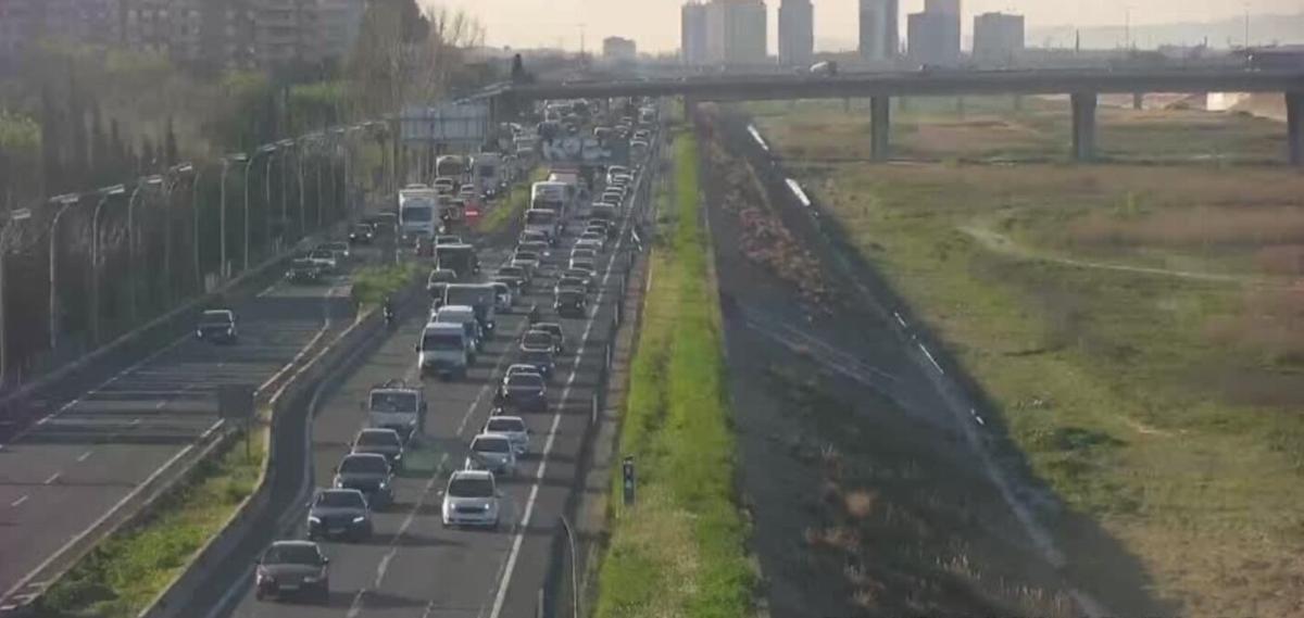 Imagen de la V-30, a la altura de Quart de Poblet, esta mañana de jueves 26 de marzo.