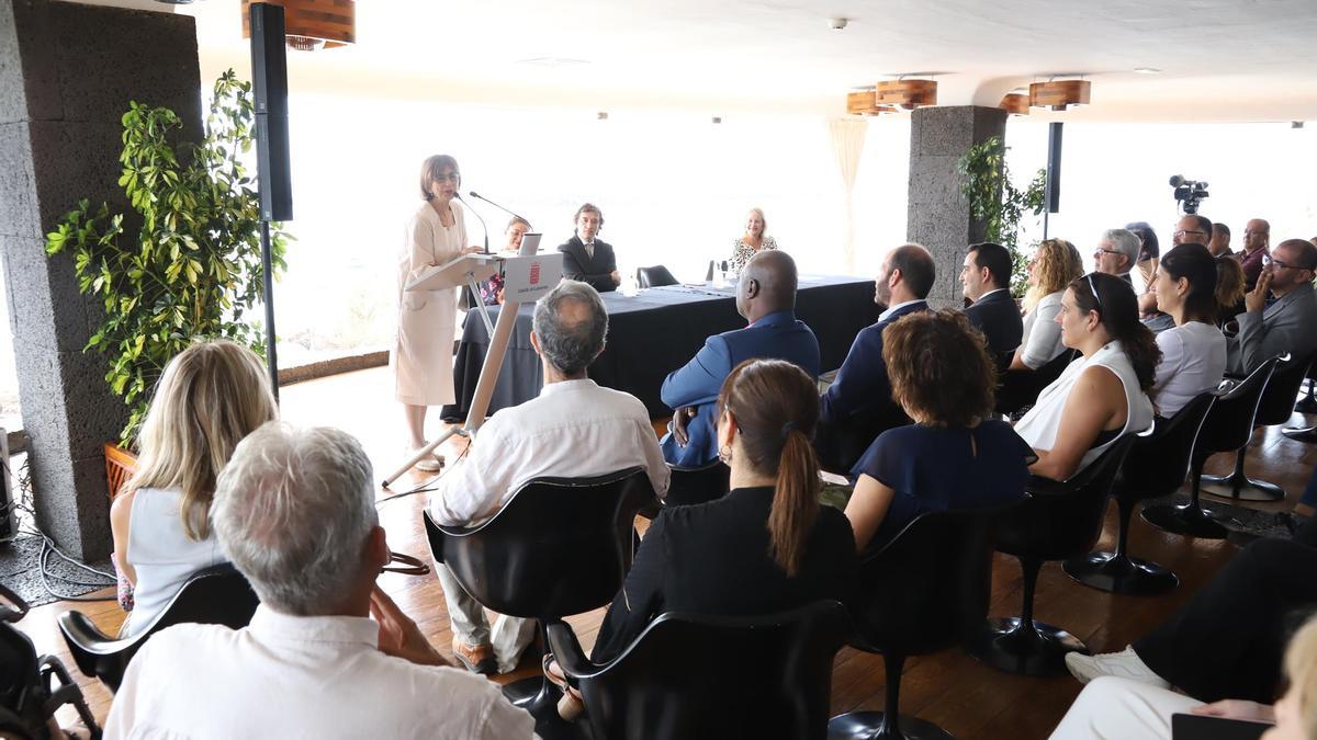 Pilar del Río da la lección inaugural del curso de la Escuela de Turismo de Lanzarote.