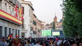 Más de 7.500 personas vivieron la final del Mundial en la Plaza de Cervantes de Alcalá: búscate en las fotos