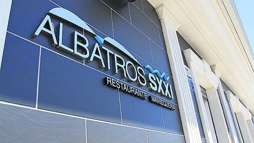 Fachada del restaurante-marisquería Albatros Siglo XXI.