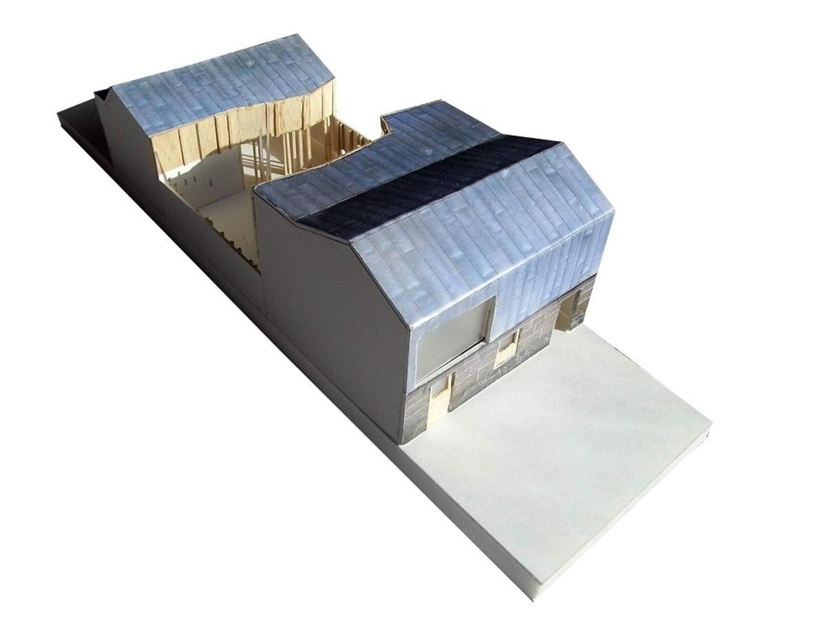 Premio Gran de Area 2014, del COAG, por una casa en Silleda, y Mención Especial Premio Juana de Vega de Arquitectura 2014.