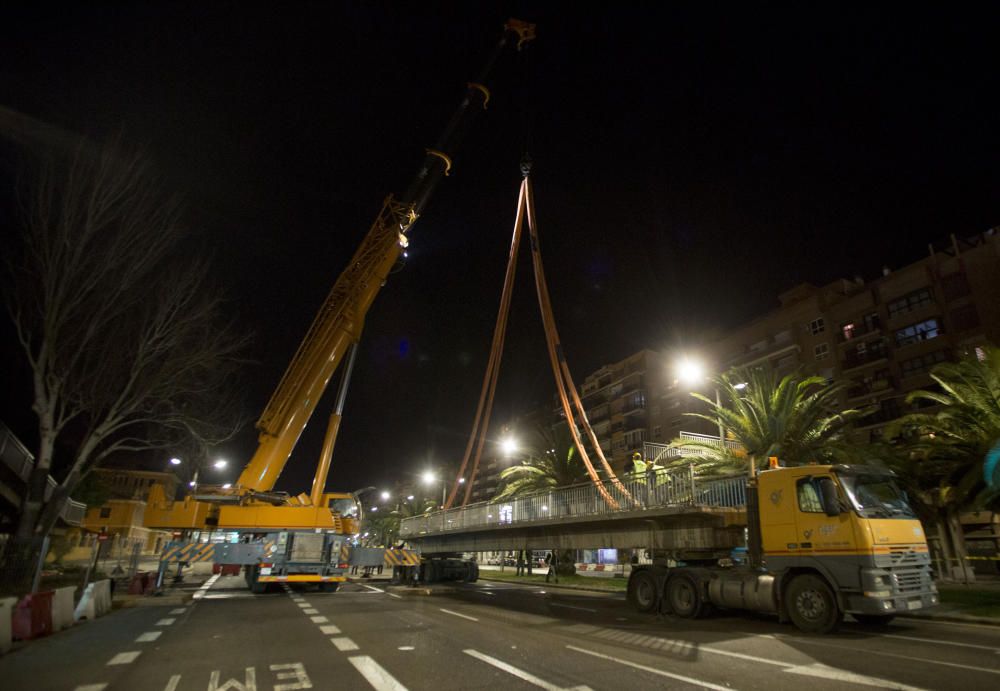 Desmontaje de las pasarelas de la Avenida del Cid