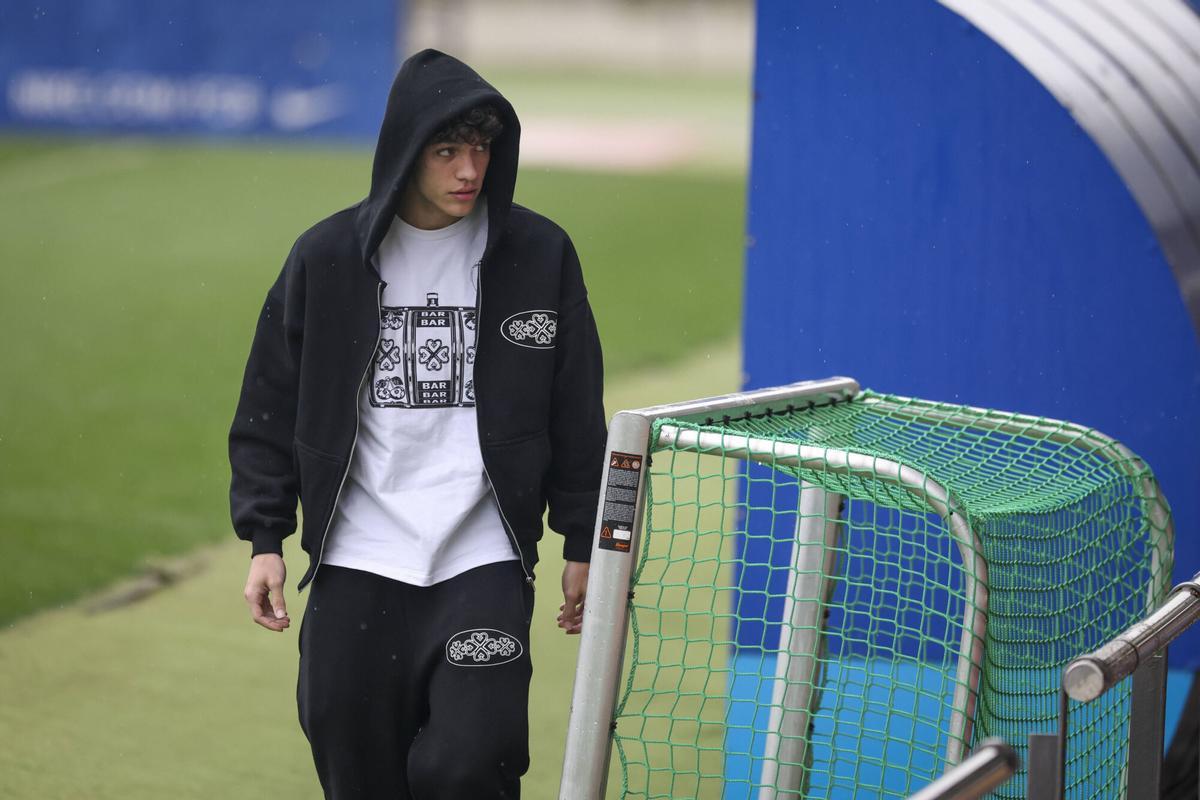Héctor Fort, en una visita al entrenamiento del FC Barcelona