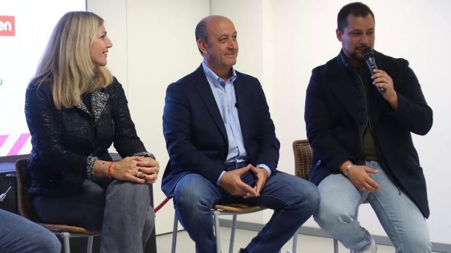 Yolanda Moliné, José Francisco Pérez y Badel Albelo, en un acto previo. | | E.D.