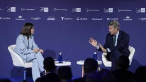 Feijóo ofereix a l’empresariat català «més habitatge, menys impostos i menys immigració irregular»
