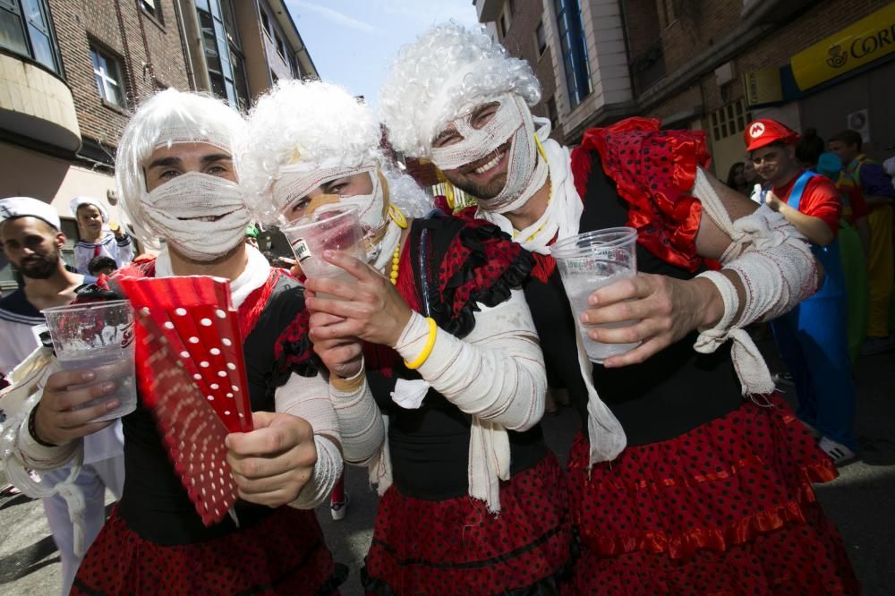 Descenso Folklórico del Nalón 2019: 40 carrozas y más de 4.000 personas