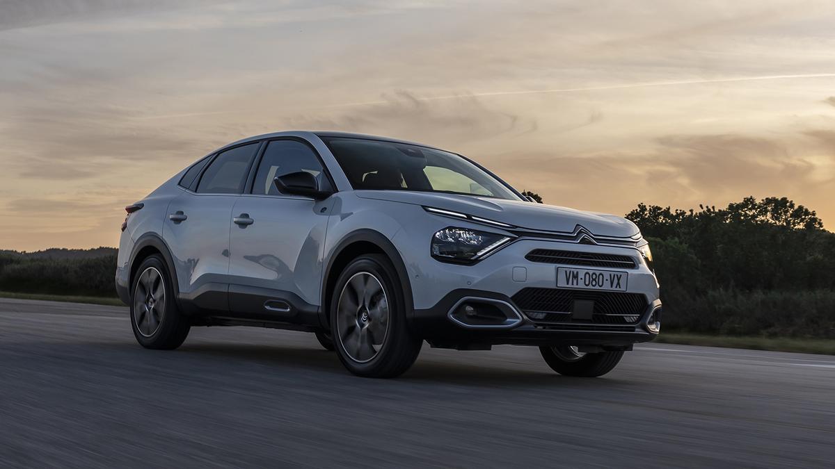 Citroën combina lo mejor de los SUV y las berlinas con los nuevos C4 X y ë-C4 X