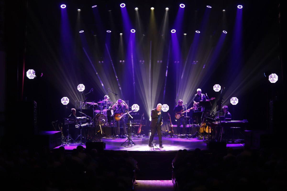 Víctor Manuel llena el Gran Teatro Víctor Manuel llena el Gran Teatro