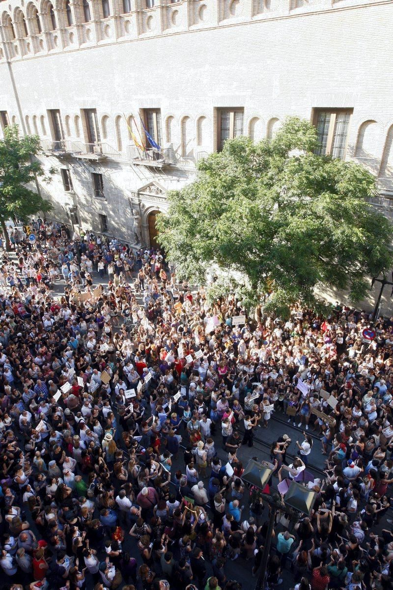 Manifestación contra la puesta en libertad de La Manada en Zaragoza