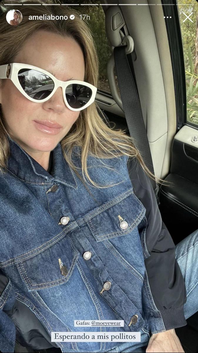Amelia Bono con cazadora vaquera de Zara