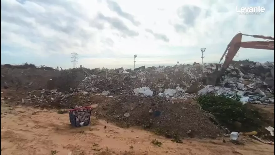 Retirada de residuos voluminosos por la dana en Paiporta