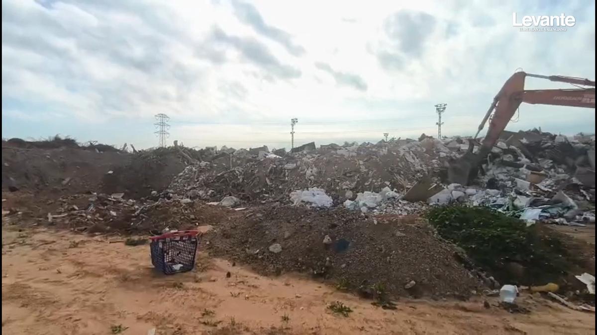 Retirada de residuos voluminosos por la dana en Paiporta