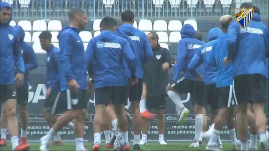 La fuerte lluvia interrumpe el entrenamiento del Málaga