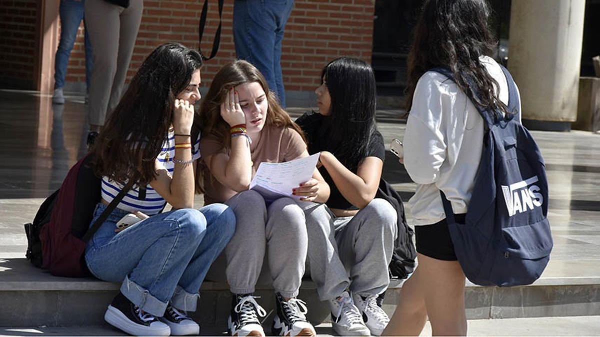 Alumnas participantes en la EvAU en Castilla-La Mancha