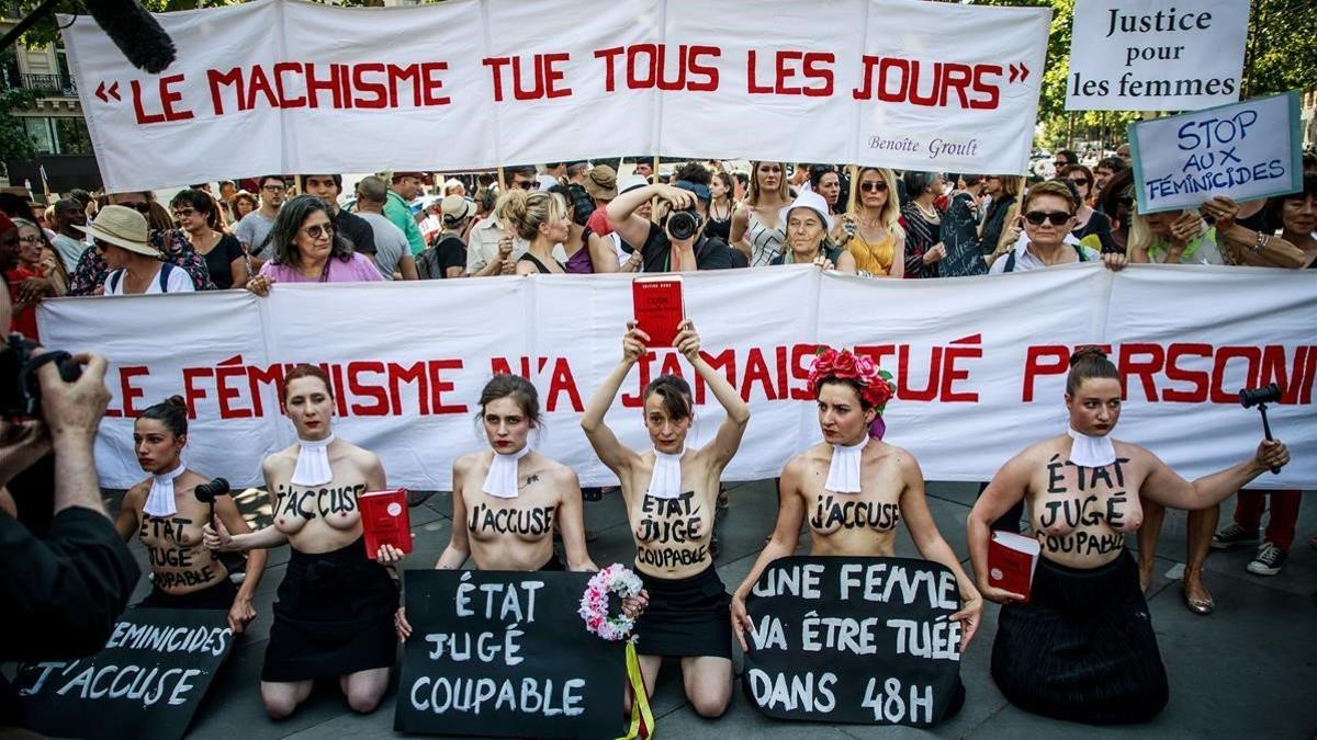 Protesta de activistas de Femen en París, el 6 de julio del 2019