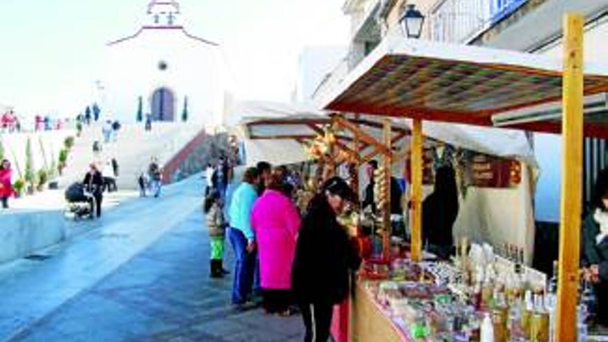 El mercado de artesanía vuelve a la barriada de San Sebastián de Don Benito